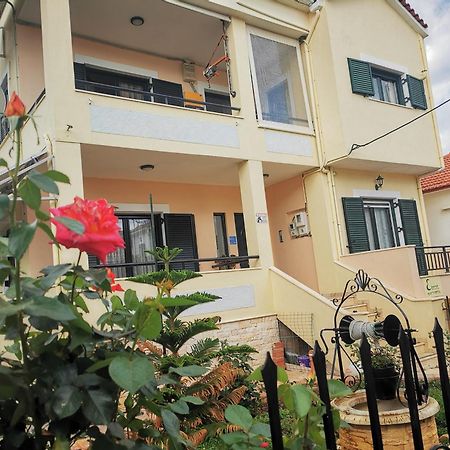 Studio Apartments Eirini Pyrgi Thermis ภายนอก รูปภาพ