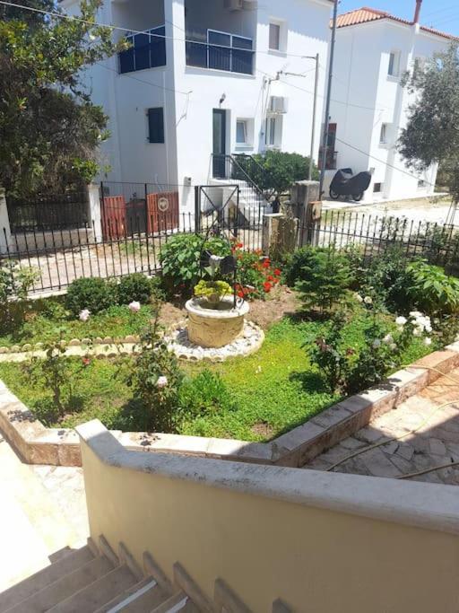 Studio Apartments Eirini Pyrgi Thermis ภายนอก รูปภาพ